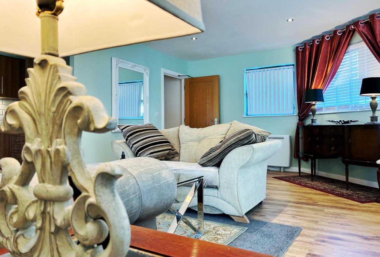 Retro Seaside Apt With Patio Swansea Exterior foto
