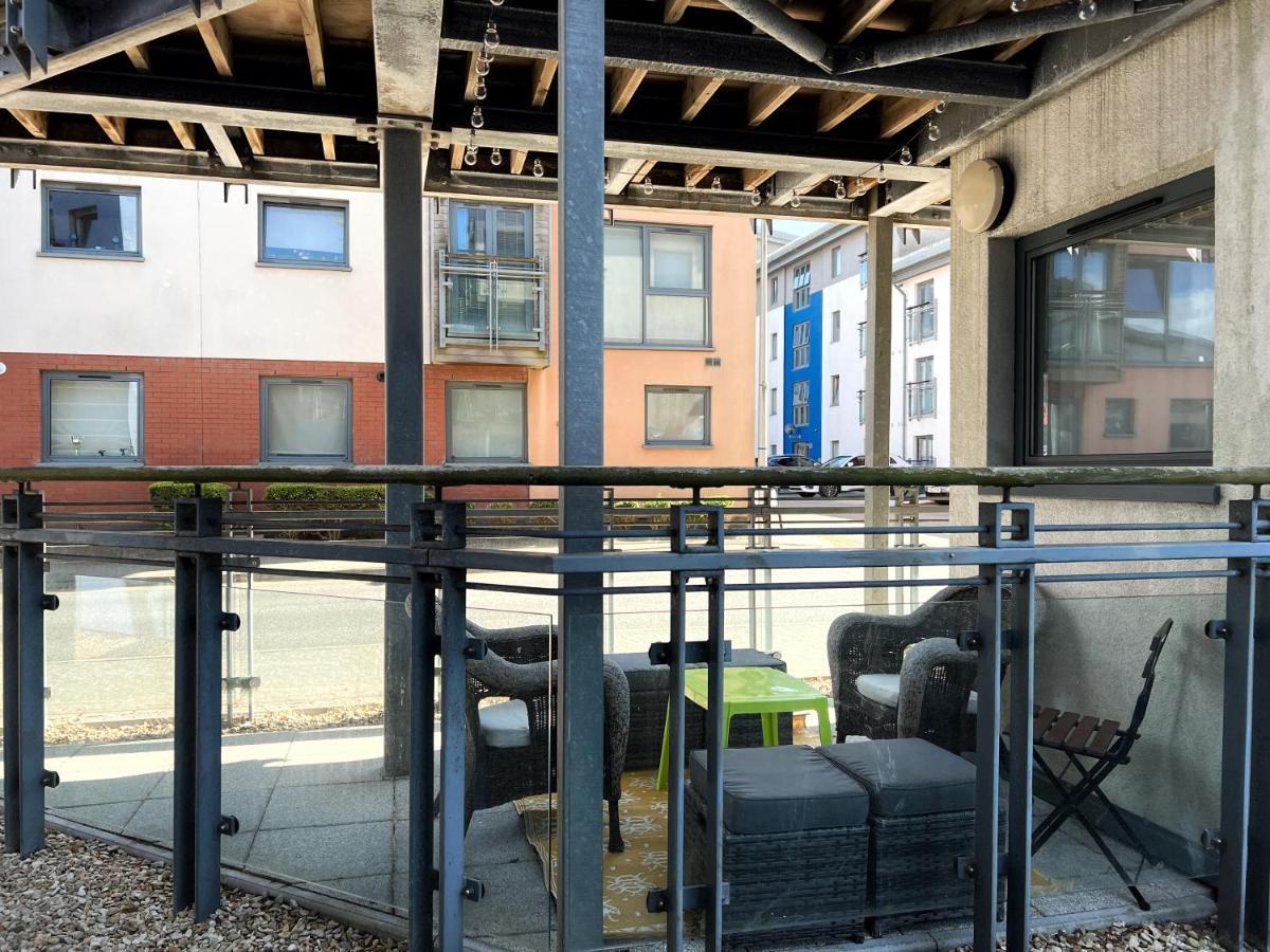 Retro Seaside Apt With Patio Swansea Exterior foto